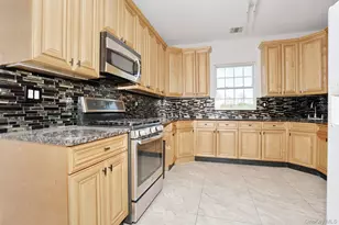 1302 Parkview Dr, Spring Valley, NY 10977 - Photo 5
