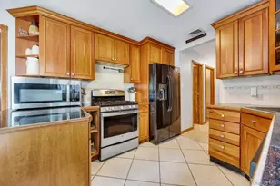 6 Grand Canyon Ln, Coram, NY 11727 - Photo 17