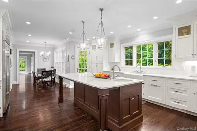 7 Harcourt Road, Scarsdale, NY 10583 - Photo 5