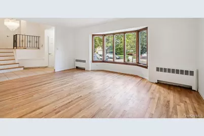 72 Winthrop Road, Plainview, NY 11803 - Photo 9