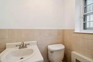 72 Winthrop Rd, Plainview, NY 11803 - Photo 27