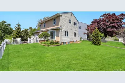 48 E Grove Street, Massapequa, NY 11758 - Photo 41