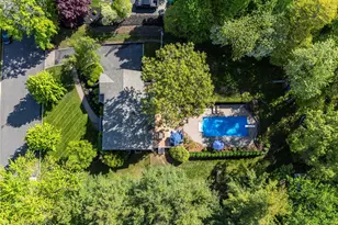 4 Crabapple Ct, Mount Sinai, NY 11766 - Photo 7