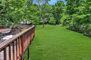 261 W Pulaski Rd, Huntington Station, NY 11746 - Photo 21