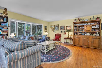 261 W Pulaski Road, Huntington Station, NY 11746 - Photo 3