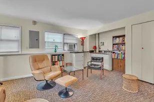 261 W Pulaski Rd, Huntington Station, NY 11746 - Photo 15