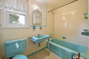 65 Lyons Rd, Scarsdale, NY 10583 - Photo 15