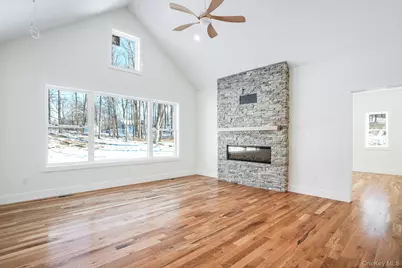 6 Roundhill Road, Hopewell Junction, NY 12533 - Photo 5