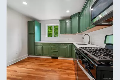 27 Boulder Avenue, Hillburn, NY 10931 - Photo 11