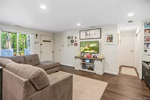 128 Birchwood Rd, Medford, NY 11763 - Photo 9