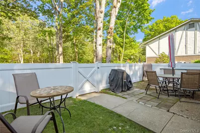 128 Birchwood Road, Medford, NY 11763 - Photo 17