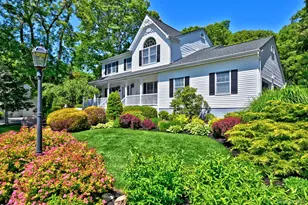 202 Fairway Dr, Wading River, NY 11792 - Photo 3