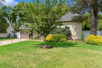 83 Brittle Lane, Hicksville, NY 11801 - Photo 3