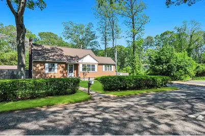 19 Oakland Avenue, Miller Place, NY 11764 - Photo 3