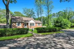 19 Oakland Ave, Miller Place, NY 11764 - Photo 3