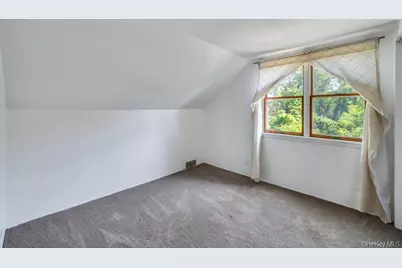 19 Oakland Avenue, Miller Place, NY 11764 - Photo 21