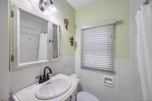 19 Oakland Ave, Miller Place, NY 11764 - Photo 17