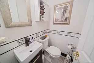 419 Clubhouse Ct, Coram, NY 11727 - Photo 23