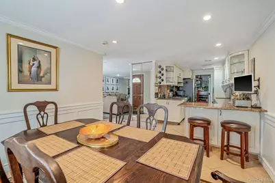 419 Clubhouse Court, Coram, NY 11727 - Photo 11