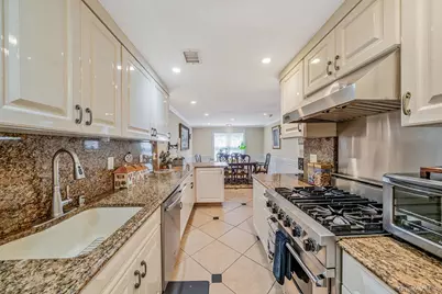 419 Clubhouse Court, Coram, NY 11727 - Photo 15