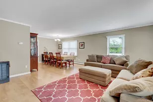 32 Strathmore Village Dr, South Setauket, NY 11720 - Photo 9