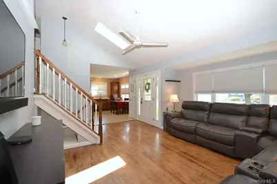 19 Viceroy Place, Port Jefferson Station, NY 11776 - Photo 5