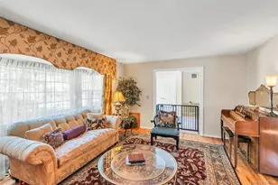 18 Ron Ct, Commack, NY 11725 - Photo 7