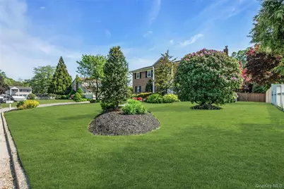18 Ron Court, Commack, NY 11725 - Photo 3