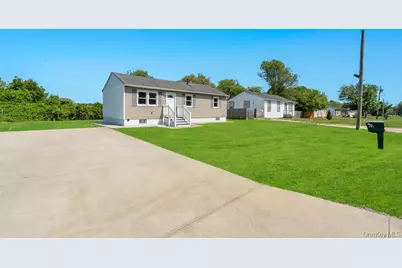 941 Provost Avenue, Bellport, NY 11713 - Photo 3