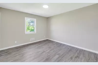 941 Provost Avenue, Bellport, NY 11713 - Photo 23