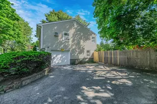 41 Brand Dr, Huntington, NY 11743 - Photo 29