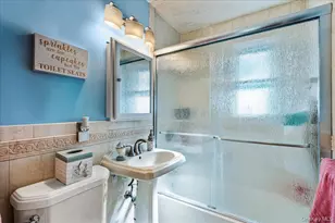 251-03 71st Rd, Bellerose, NY 11426 - Photo 9