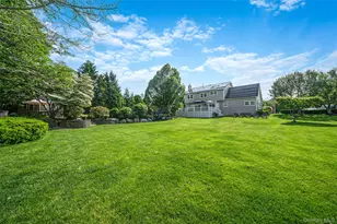 19 Sweetgum Ln, Miller Place, NY 11764 - Photo 7