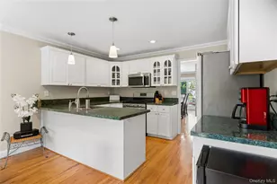 36 Sea Ct Ln, Port Jefferson, NY 11777 - Photo 7
