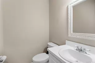 36 Sea Ct Ln, Port Jefferson, NY 11777 - Photo 11