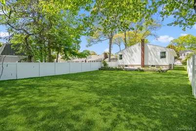 165 Livingston Avenue, Babylon, NY 11702 - Photo 37