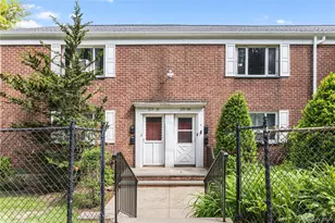 225-08 Stronghurst Ave, Queens Village, NY 11427 - Photo 15