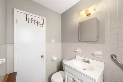 225-08 Stronghurst Avenue #Upper, Queens Village, NY 11427 - Photo 9