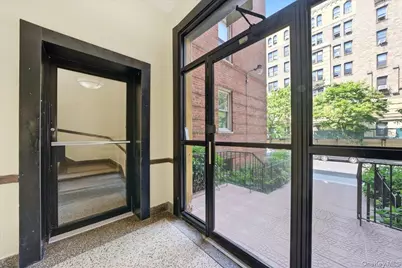 2080 Barnes Avenue Barnes Avenue #3B, Bronx, NY 10462 - Photo 17