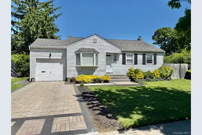 8 E Gate, Plainview, NY 11803 - Photo 1