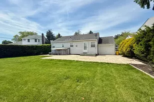 8 E Gate, Plainview, NY 11803 - Photo 13