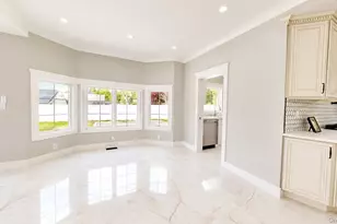26 Kingston Ave, Hicksville, NY 11801 - Photo 7