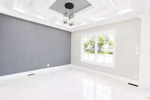 26 Kingston Ave, Hicksville, NY 11801 - Photo 5