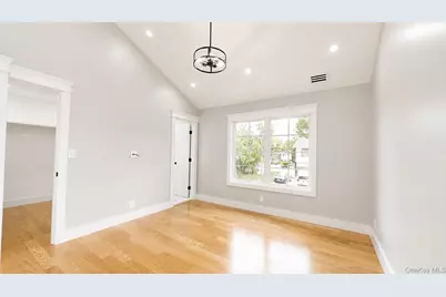 26 Kingston Avenue, Hicksville, NY 11801 - Photo 19