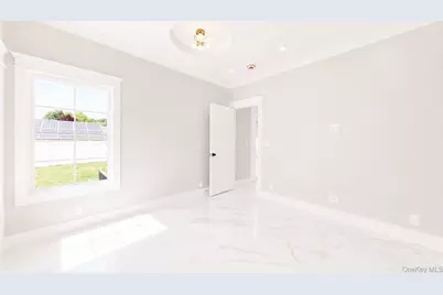 26 Kingston Avenue, Hicksville, NY 11801 - Photo 13