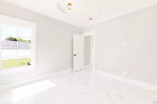 26 Kingston Ave, Hicksville, NY 11801 - Photo 13