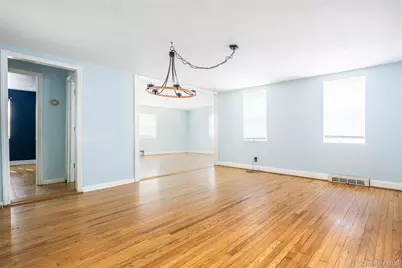 33 Port Washington Road, Sound Beach, NY 11789 - Photo 7