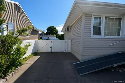 1108 McDonald Avenue, Wantagh, NY 11793 - Photo 23