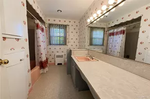 1108 McDonald Ave, Wantagh, NY 11793 - Photo 19