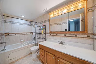 140 Golf Ln, Medford, NY 11763 - Photo 17
